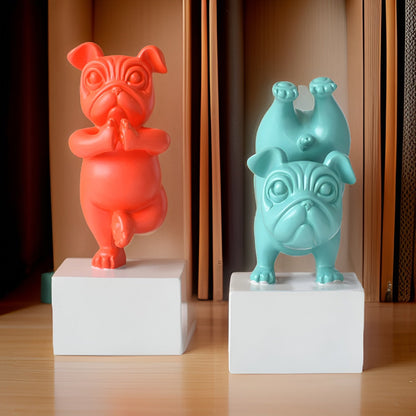 ZenBulldog – Yoga Beeld van Bulldog in Abstracte Stijl | Decoratief Hondenbeeldje in Groen, Geel of Rood