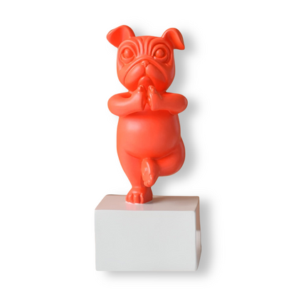ZenBulldog – Yoga Beeld van Bulldog in Abstracte Stijl | Decoratief Hondenbeeldje in Groen, Geel of Rood
