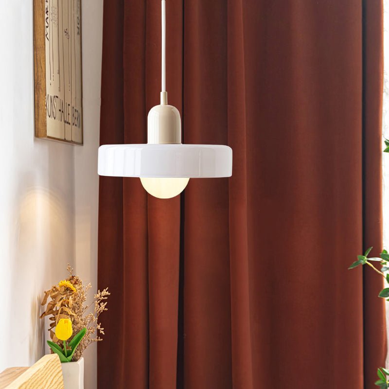 Bauhaus Hanglamp van Gekleurd Glas – Tijdloze Elegantie en Kunstzinnig Design