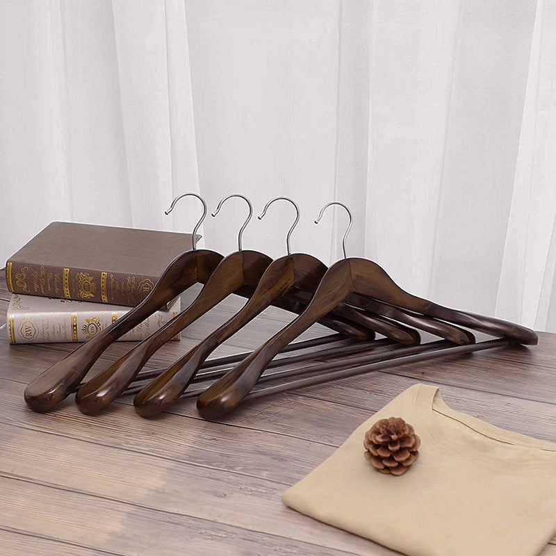 Kleerhangers – Walnoothout met Messing Haak (Set van 4)
