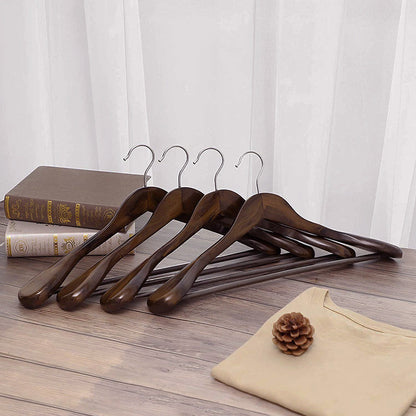 Kleerhangers – Walnoothout met Messing Haak (Set van 4)