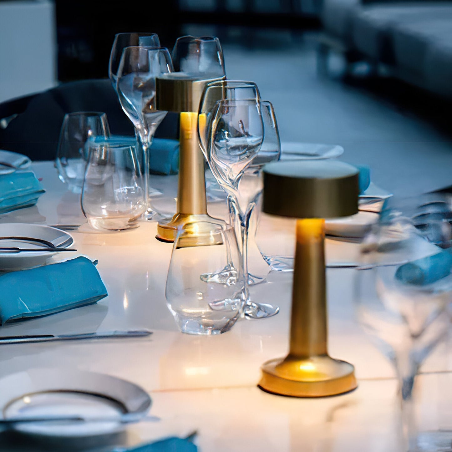 Retro Tafellamp met LED en USB – Draadloos Designlampje in Aluminium, Oplaadbaar en Geschikt voor Restaurant of Thuis