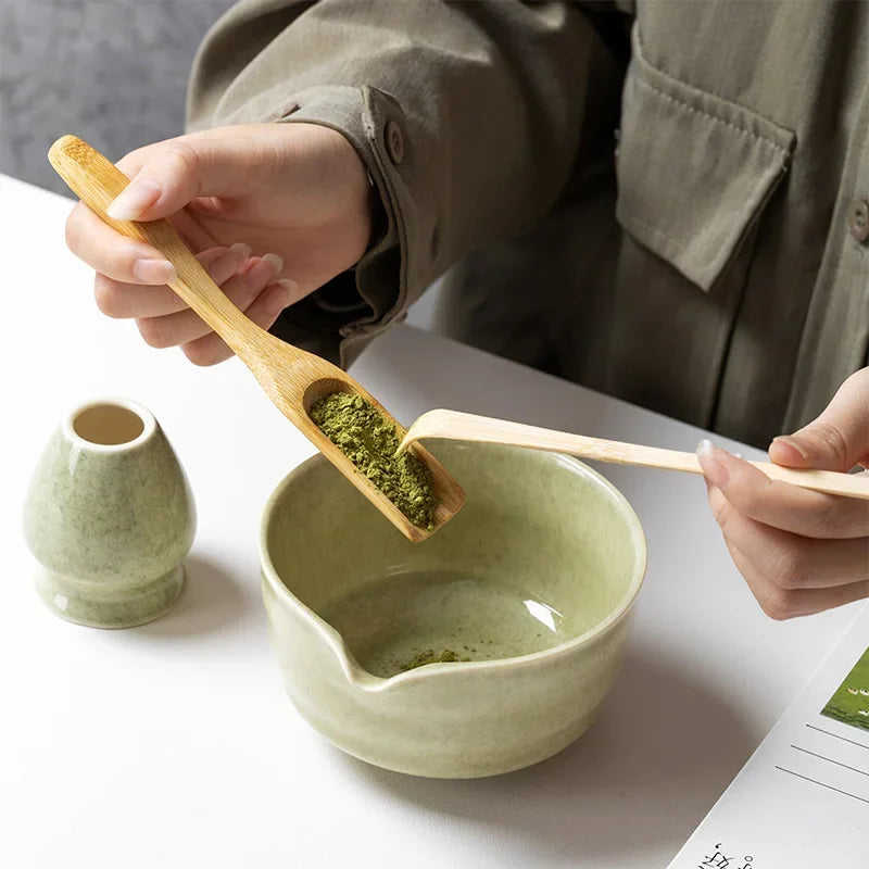 Matcha Theeset 6-delig – Complete Japanse Set met Matcha Kom, Bamboe Klopper, Lepel, Zeef & Houder | Handgemaakt Keramiek & Bamboe | Ideaal voor Ceremoniële Bereiding