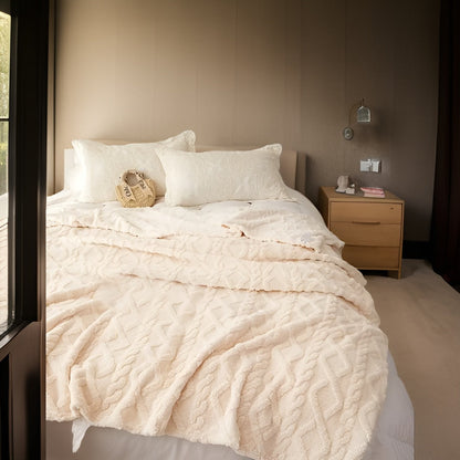 KnuffelWarm – Luxe Dubbellaagse Fleece Deken met Geometrisch Patroon – Extra Zachte Warmte voor Bank, Bed en Reizen