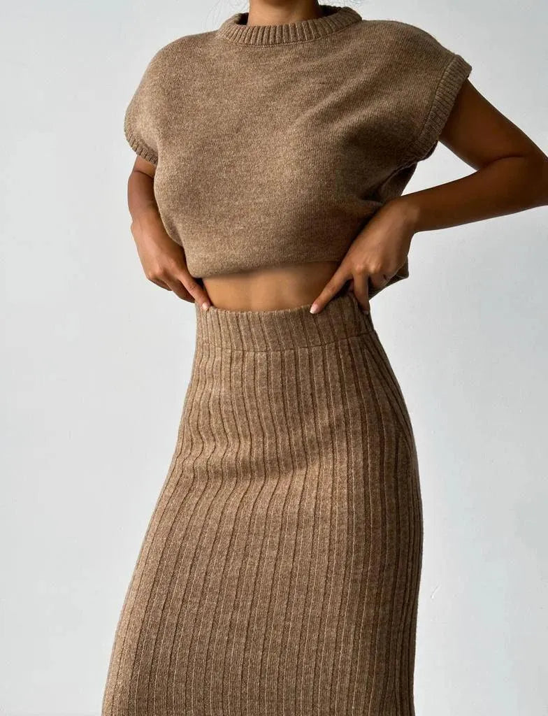 Emma | Stijlvolle Gebreide Crop Top en Rok 4
