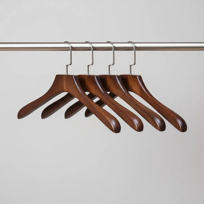Kleerhangers – Walnoothout met Messing Haak (Set van 4)