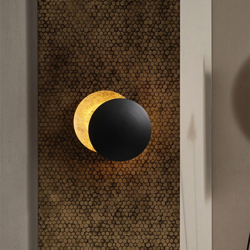Eclipse LED Wandlamp – Gouden Zonsverduistering Design voor Luxe Sfeerverlichting