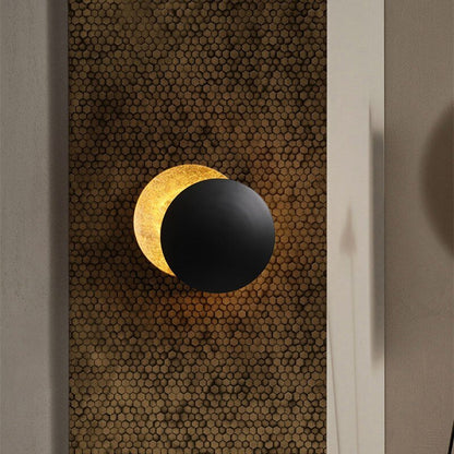 Eclipse LED Wandlamp – Gouden Zonsverduistering Design voor Luxe Sfeerverlichting