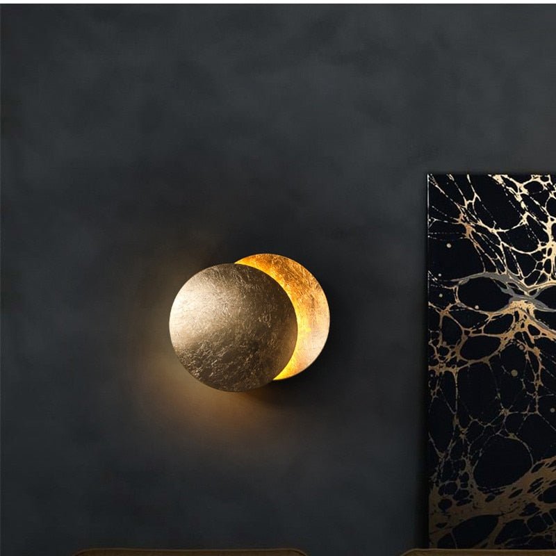 Eclipse LED Wandlamp – Gouden Zonsverduistering Design voor Luxe Sfeerverlichting