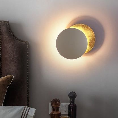Eclipse LED Wandlamp – Gouden Zonsverduistering Design voor Luxe Sfeerverlichting