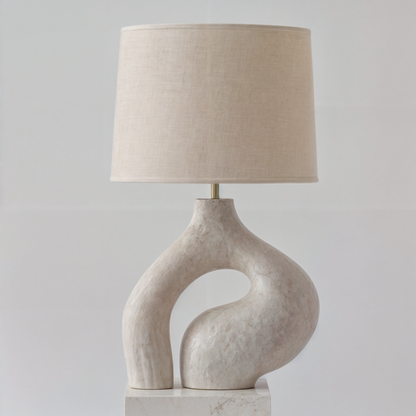 Eryne Minimalistische Hars Tafellamp – Moderne Designlamp met Keramische Voet en Zachte Warme Verlichting voor Rustige Interieurs