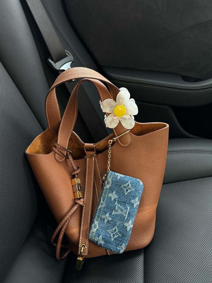 Vegan Leren Handtas – Tijdloze Bucket Bag met Gouden Accenten & Luxe Afwerking