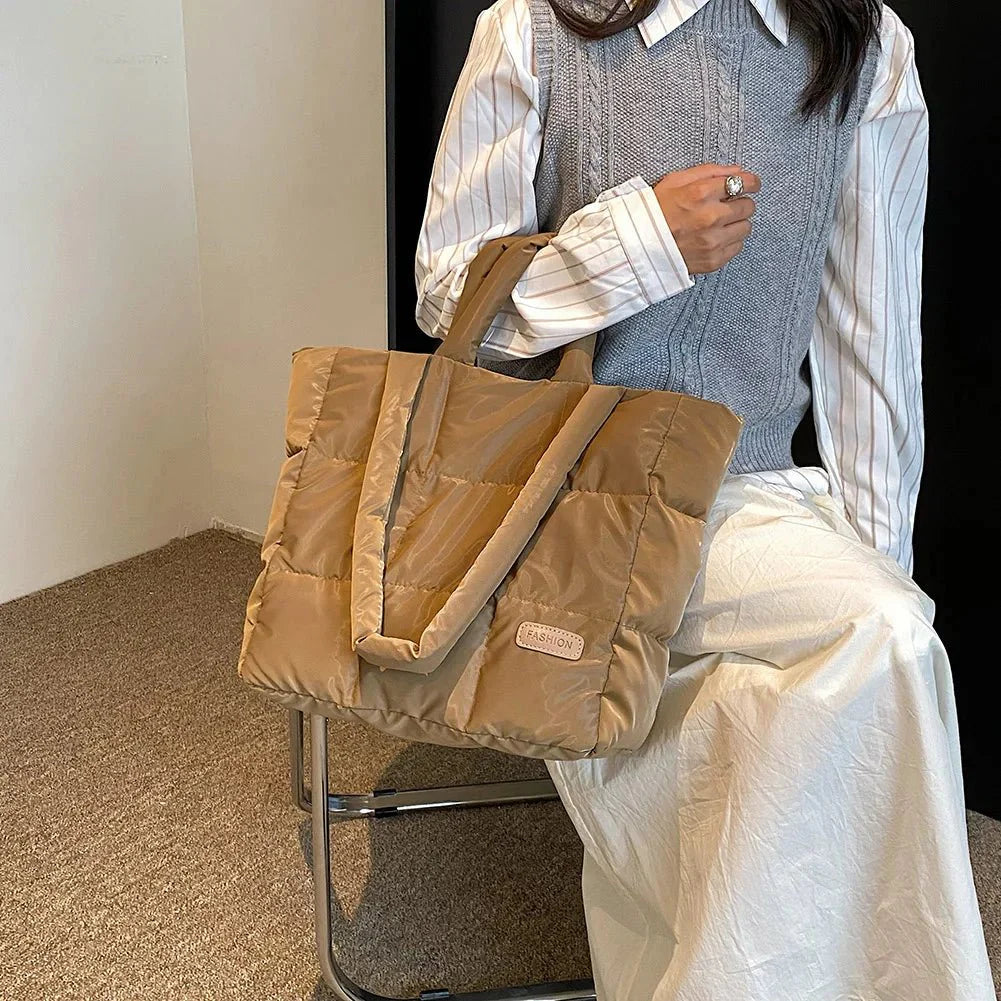 Gewatteerde Tote Tas – Luxe Nylon Dames Tas met Ruime Indeling & Tijdloos Design