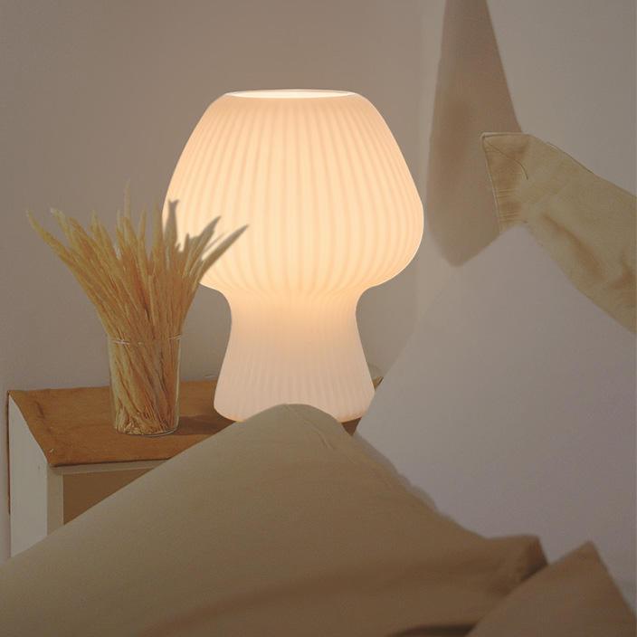 Vintage Tafellamp – Klassiek Design met Geribbelde Textuur & Zachte Sfeerverlichting, Tijdloze Lamp voor Woonkamer, Slaapkamer of Leeshoek