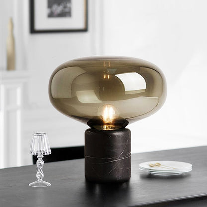 Marvella Retro Geslepen Glazen Tafellamp – Vintage Designlamp met Metalen Voet en Dimbare LED Verlichting voor Sfeervolle Interieurs