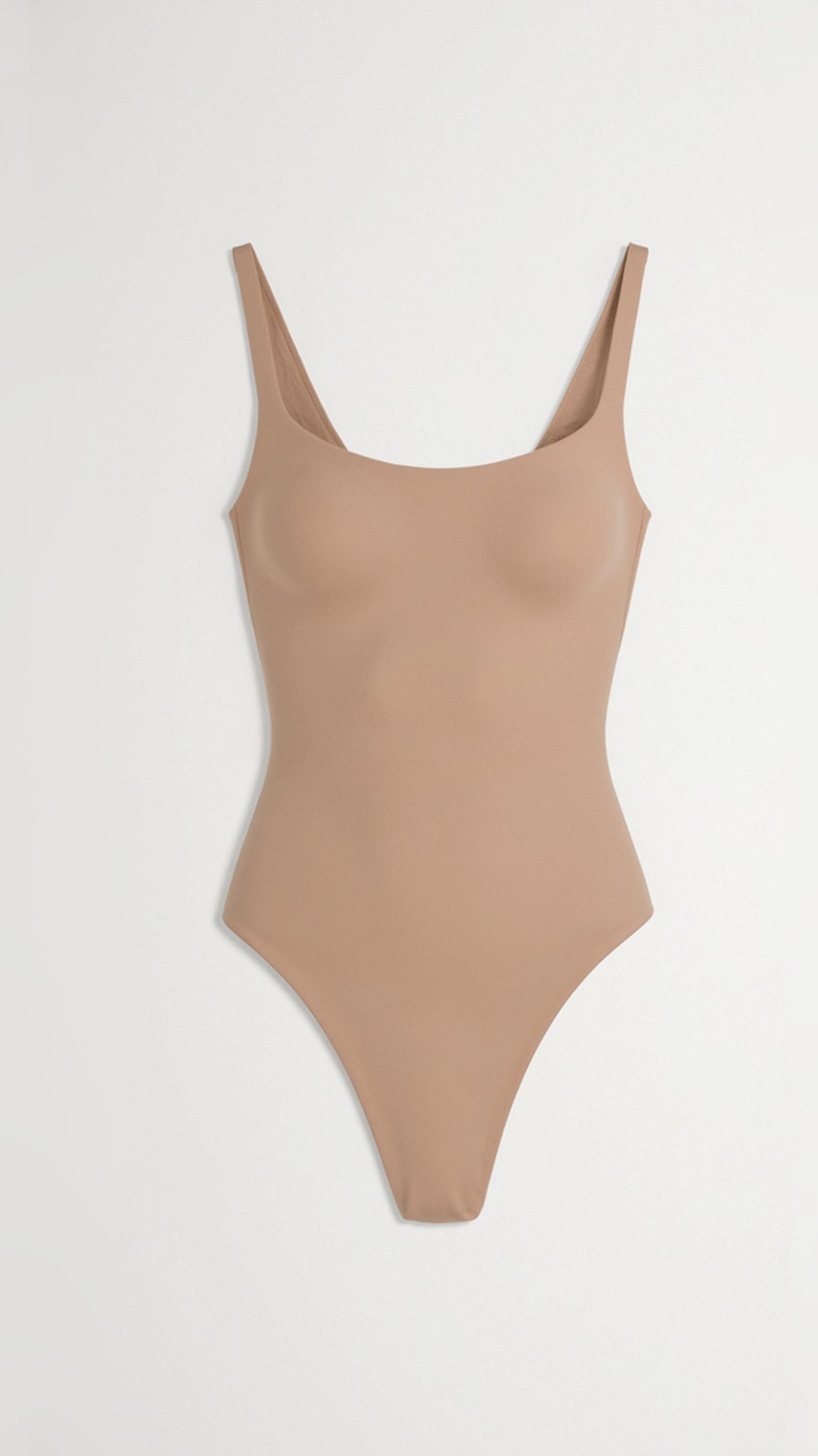 Core Sculpt Diepe V-hals Tanga-bodysuit voor een vlekkeloos silhouet