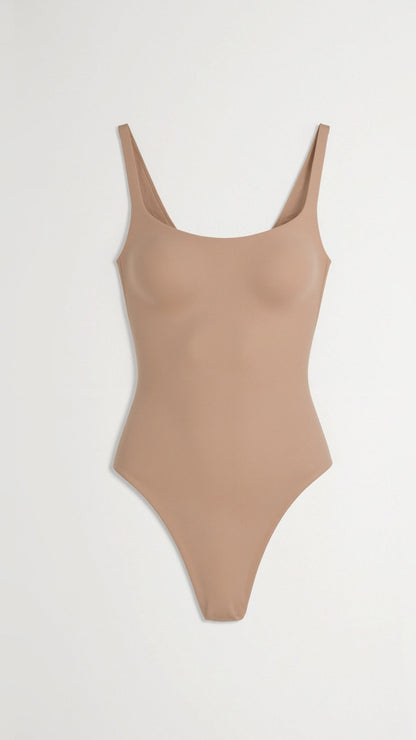 Core Sculpt Diepe V-hals Tanga-bodysuit voor een vlekkeloos silhouet