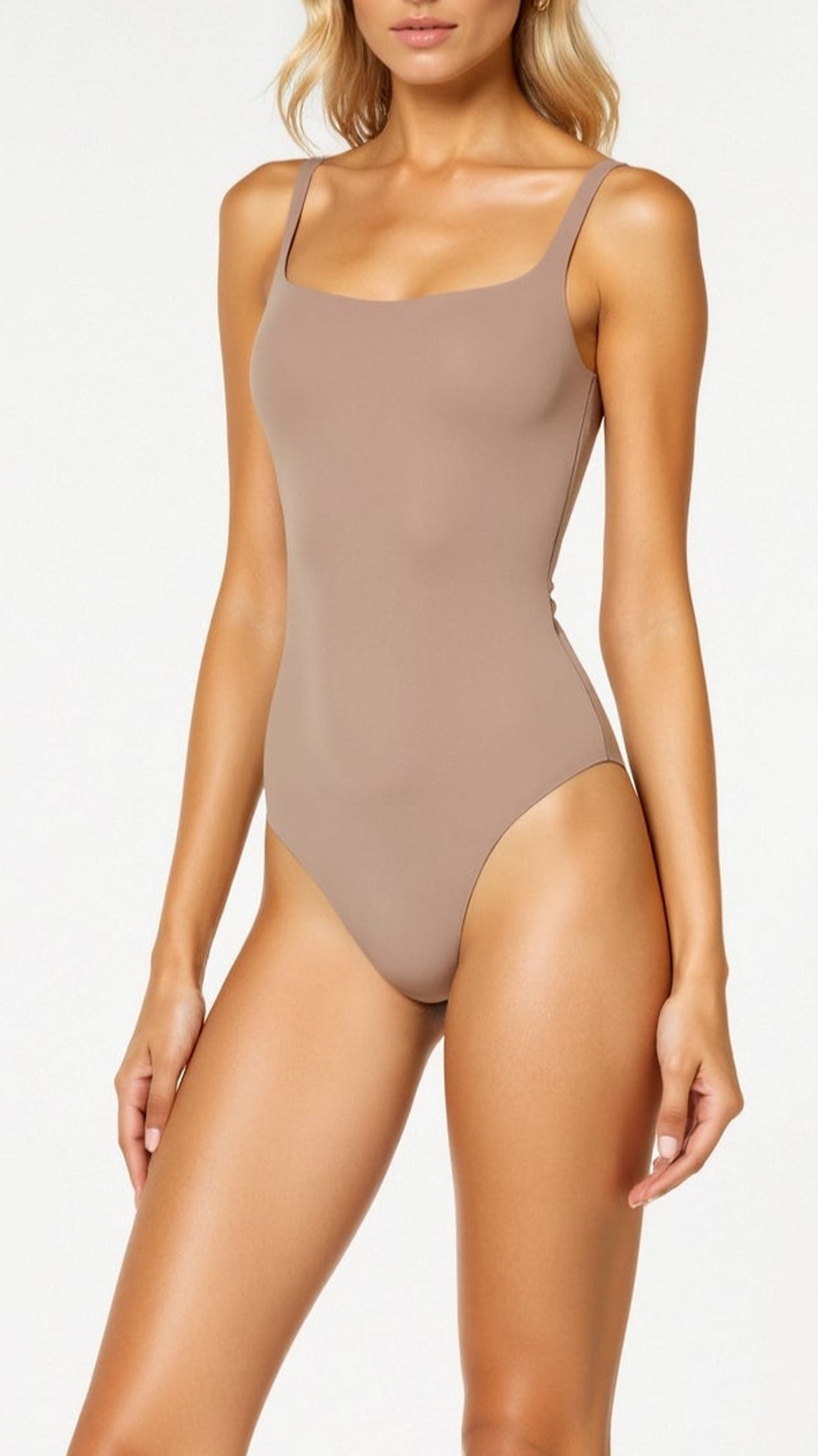 Core Sculpt Diepe V-hals Tanga-bodysuit voor een vlekkeloos silhouet