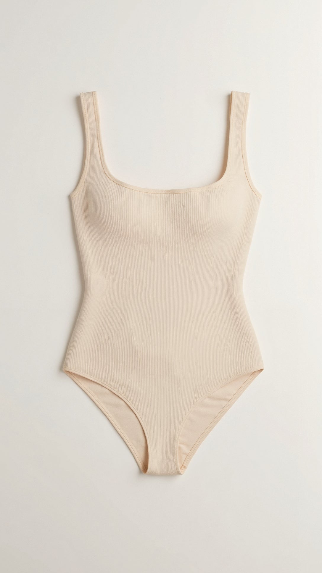 Geribbelde lichaamsvormende bodysuit voor een strak silhouet