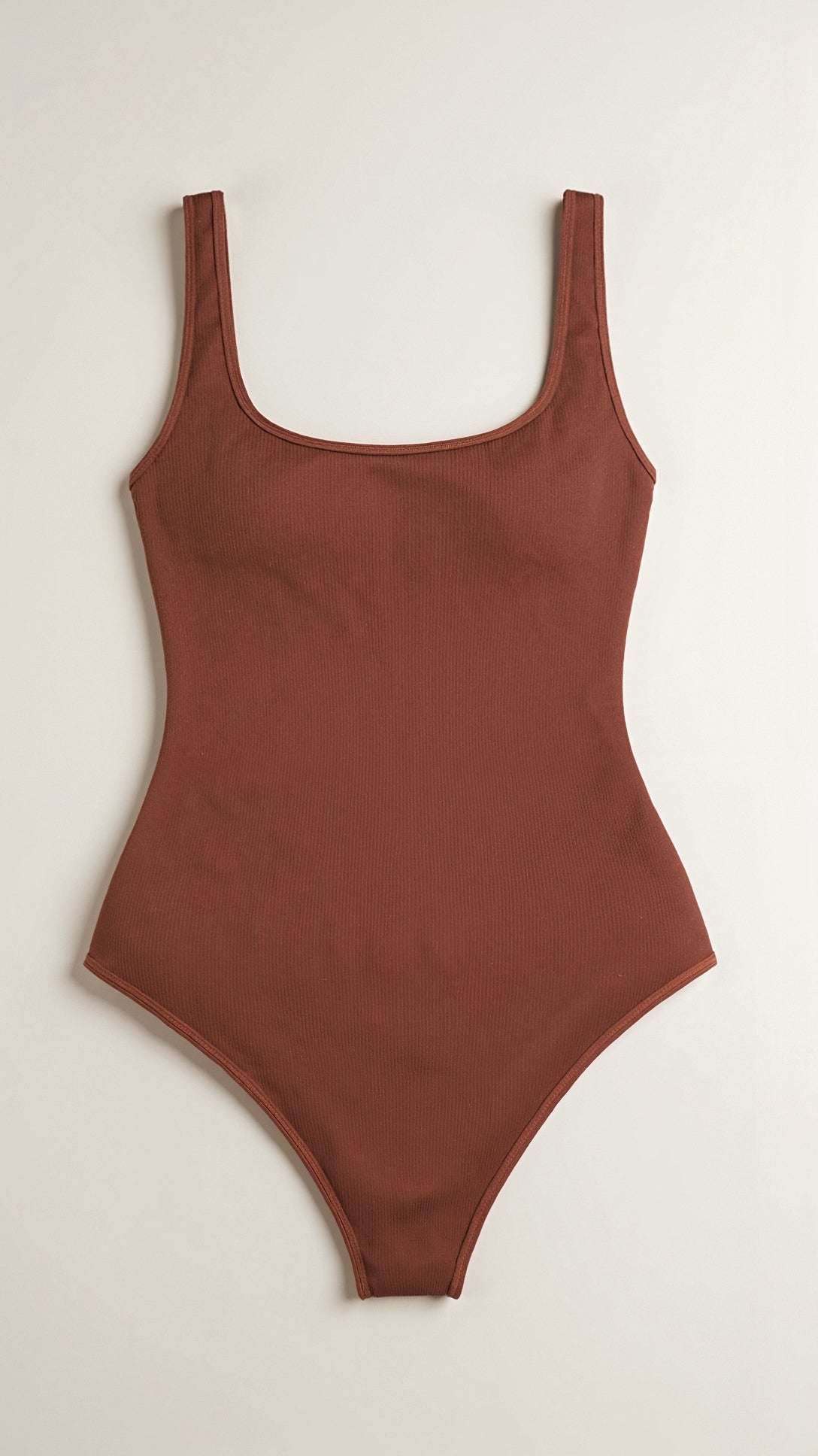 Geribbelde lichaamsvormende bodysuit voor een strak silhouet
