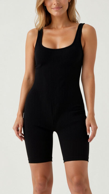 Geribbelde bodysuit met vierkante halslijn en slip-achtige onderkant