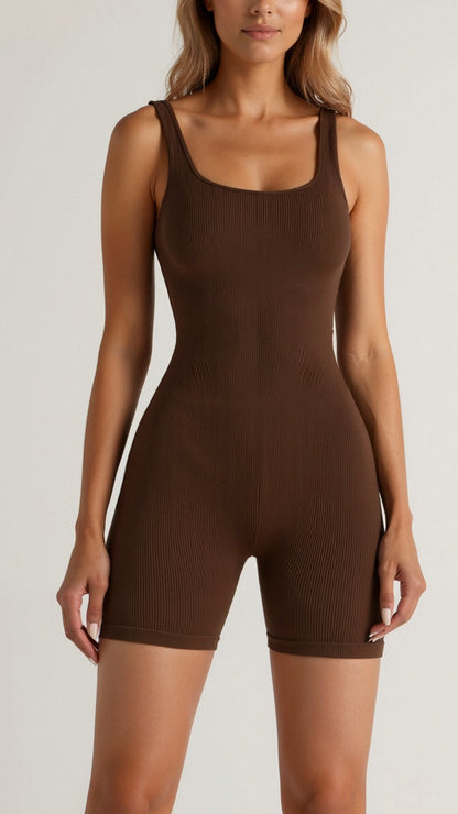 Geribbelde bodysuit met vierkante halslijn en slip-achtige onderkant
