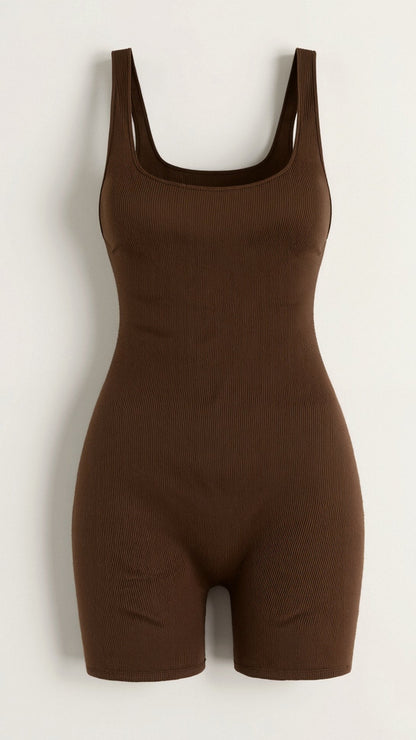Geribbelde bodysuit met vierkante halslijn en slip-achtige onderkant