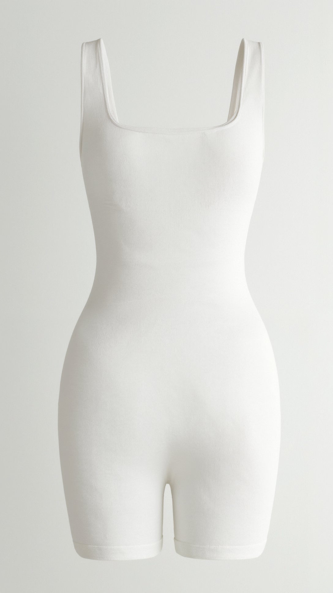 Geribbelde bodysuit met vierkante halslijn en slip-achtige onderkant