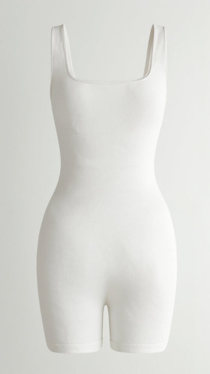 Geribbelde bodysuit met vierkante halslijn en slip-achtige onderkant