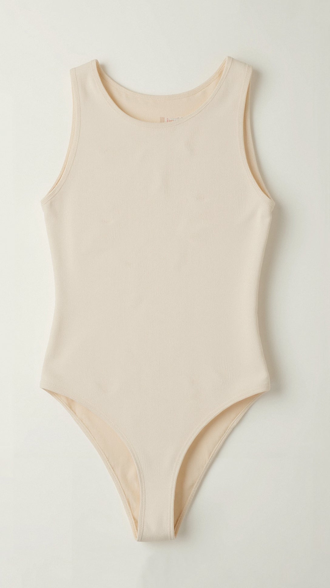 Bodysuit met ronde halslijn en thong-achterkant — Strakke, rondingen-omarmende pasvorm