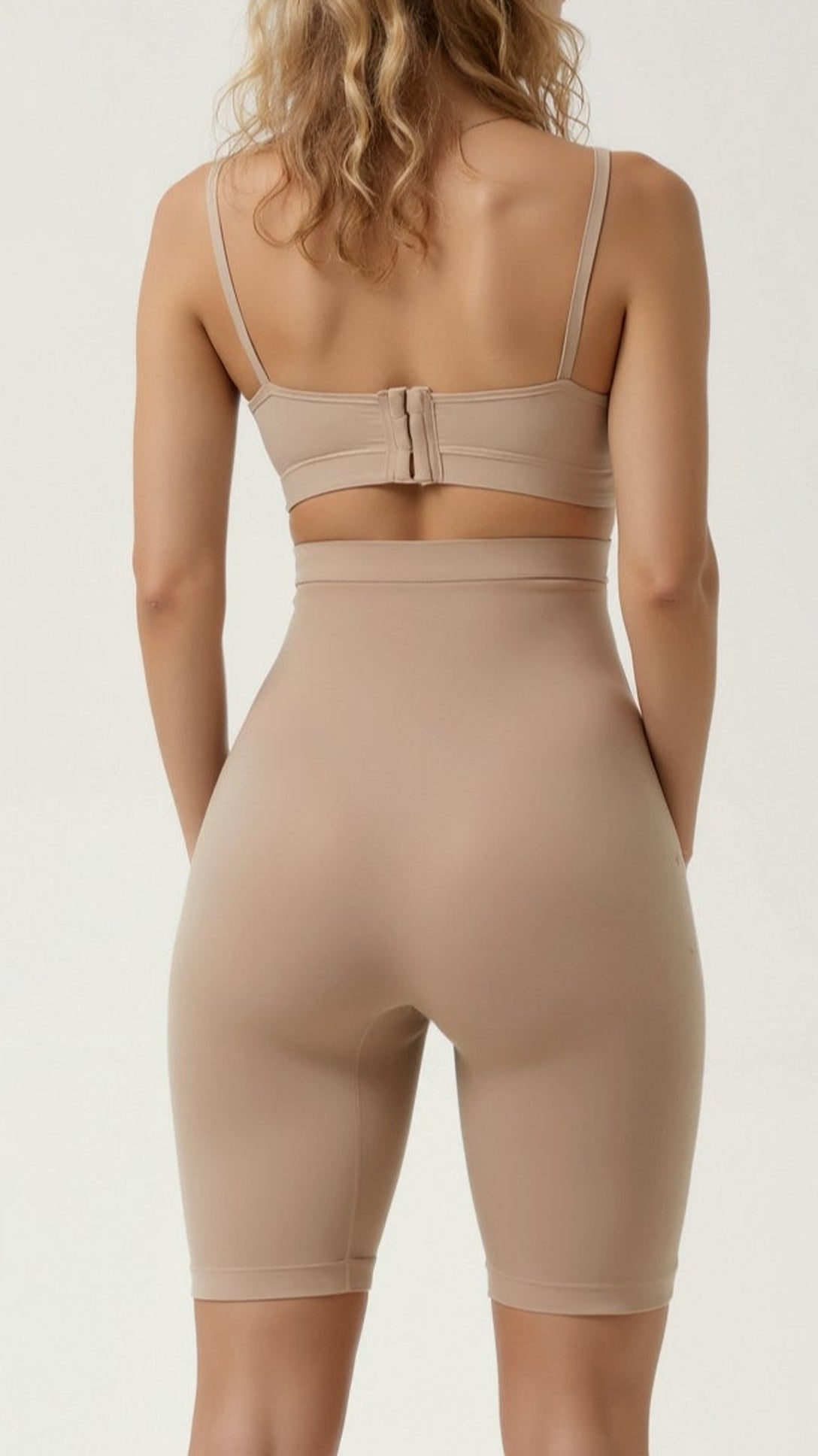 Naadloze billenlift vormende shorts