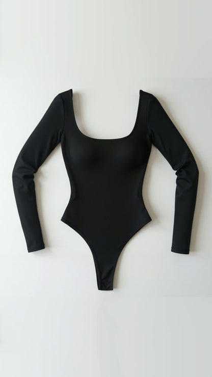 Naadloze bodysuit met lange mouwen en thong-model – ultra-glad, pasvorm als een tweede huid