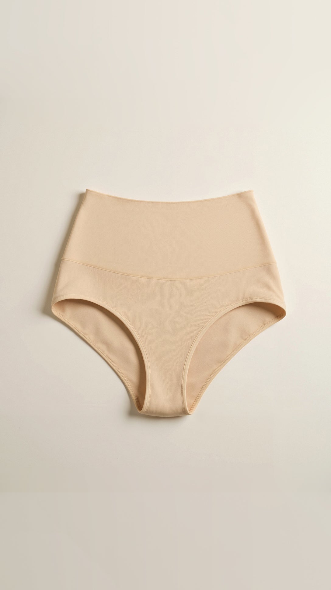 Naadloze vormgevende slips met middelhoge taille voor een gestroomlijnd, contourend silhouet