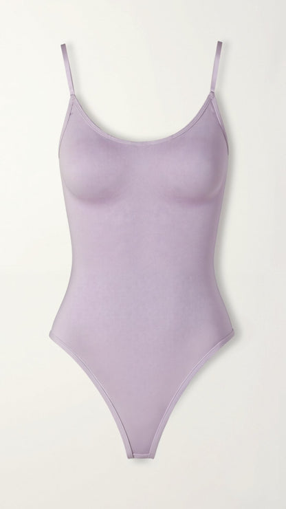 Strakke thong-bodysuit - figuurverheffende, rondingenomarmende shapewear