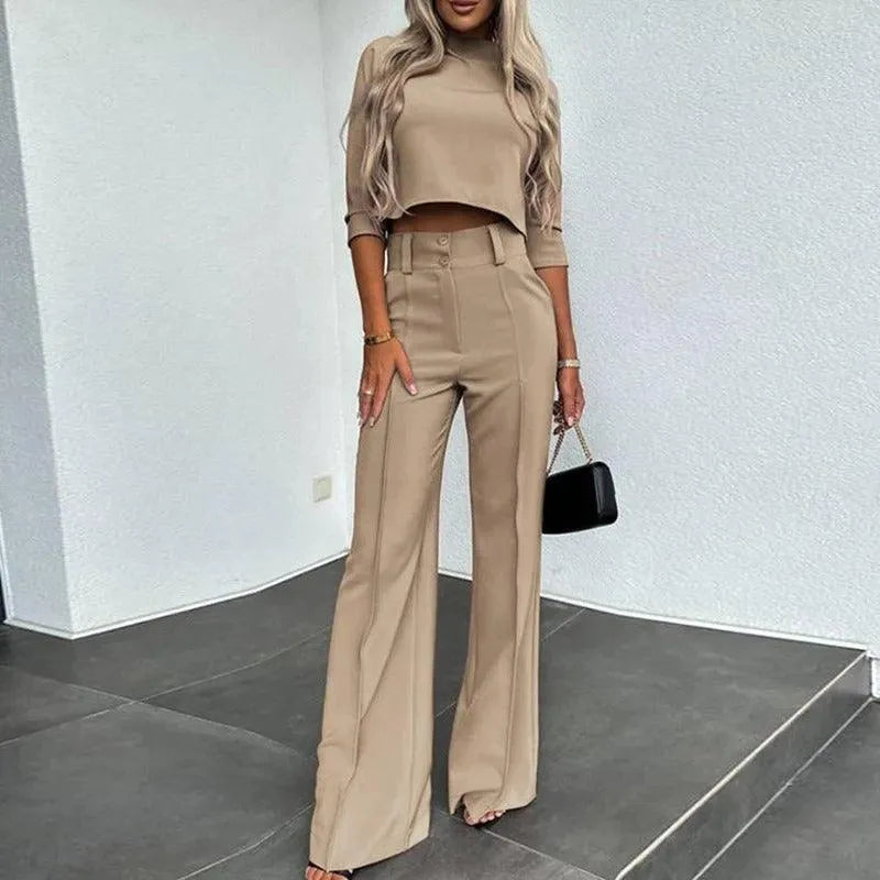 Emma | Stijlvol Dameskostuum met Crop Top 3